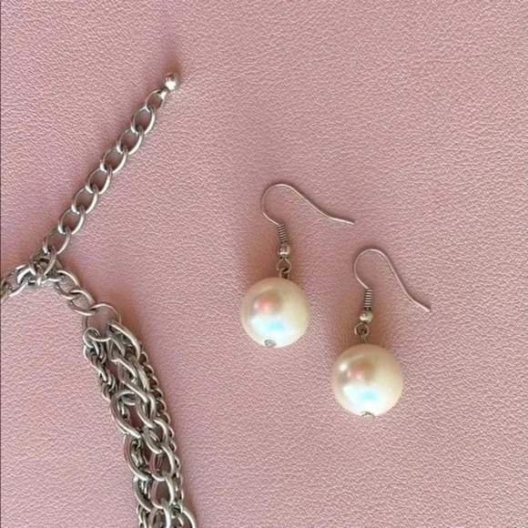 Pink & Cream Colored Tulle Flower Statement Necklace Set w/ Pearl Drop Earrings - Picture 7 of 11